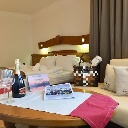 Hotel Collini Pinzolo Esterno foto