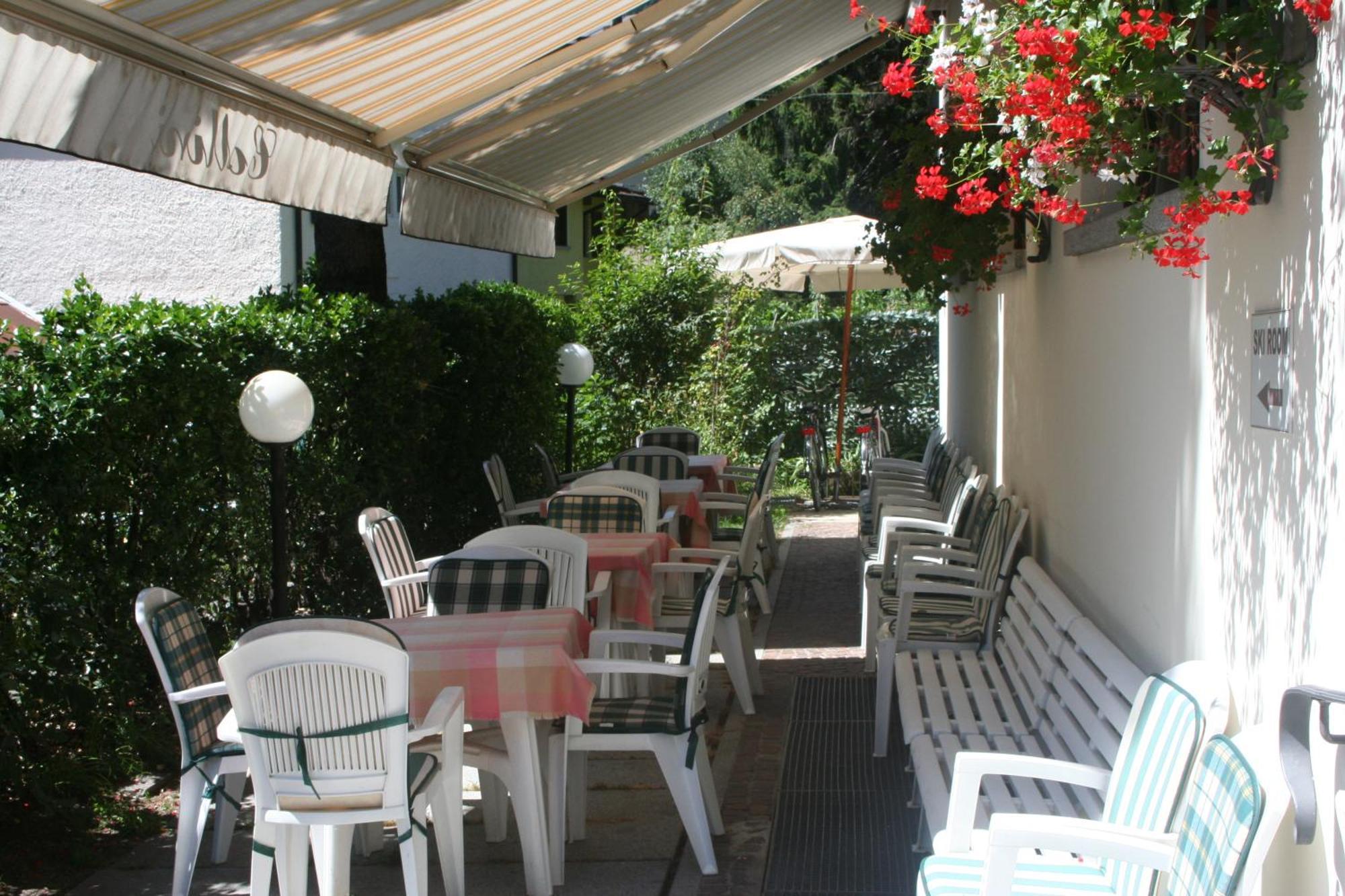 Hotel Collini Pinzolo Esterno foto