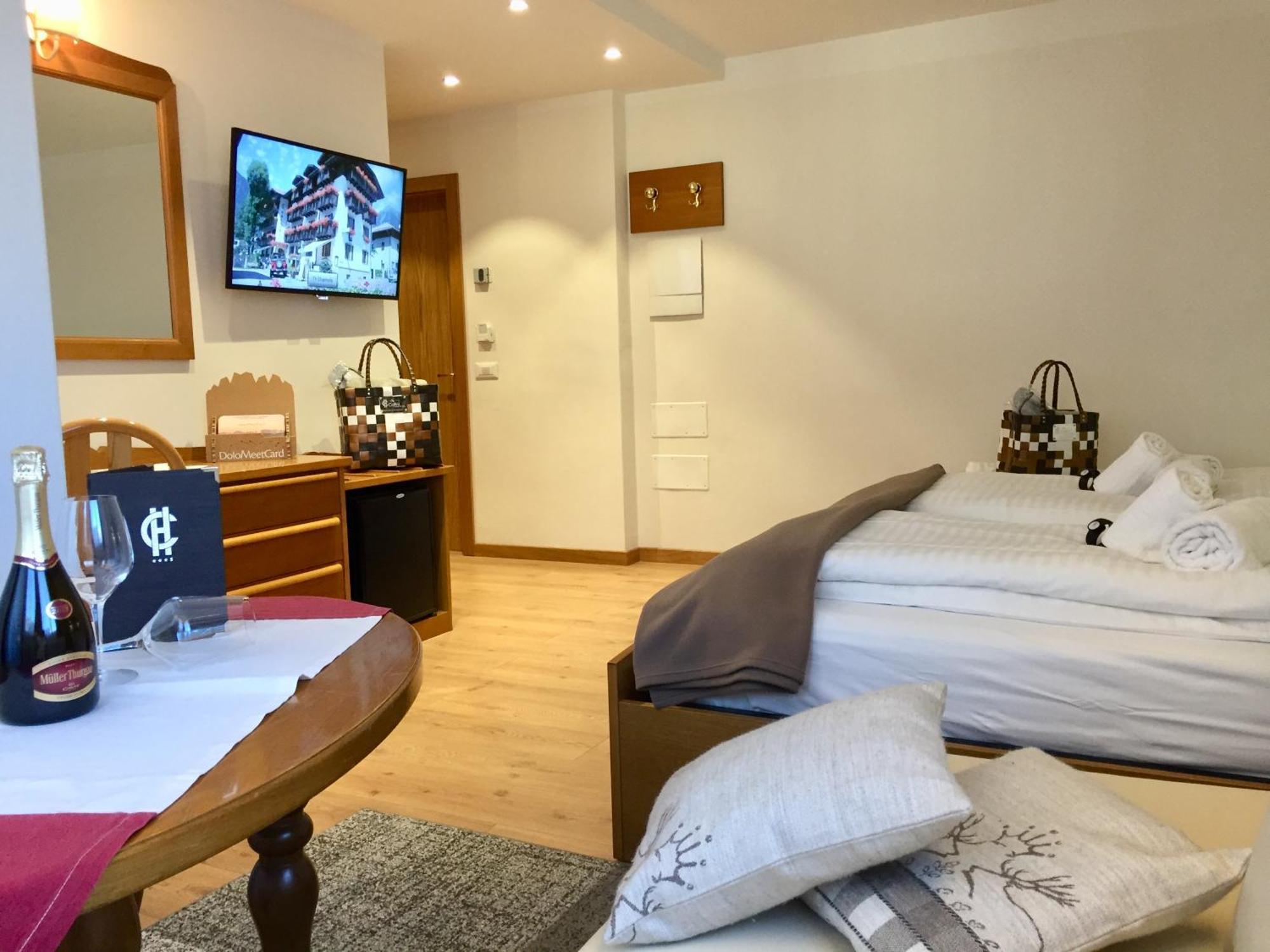 Hotel Collini Pinzolo Esterno foto