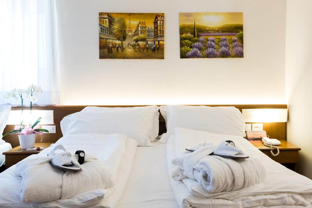 Hotel Collini Pinzolo Esterno foto