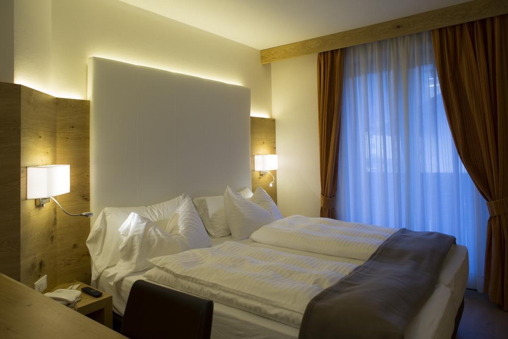 Hotel Collini Pinzolo Esterno foto