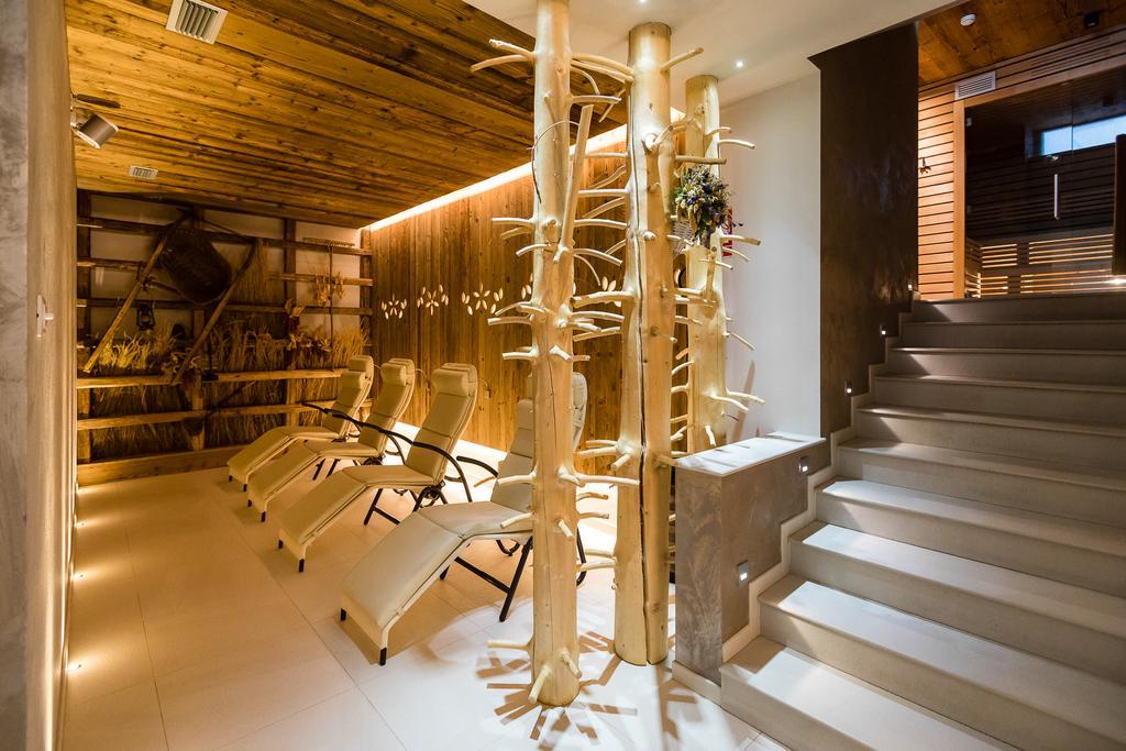 Hotel Collini Pinzolo Esterno foto