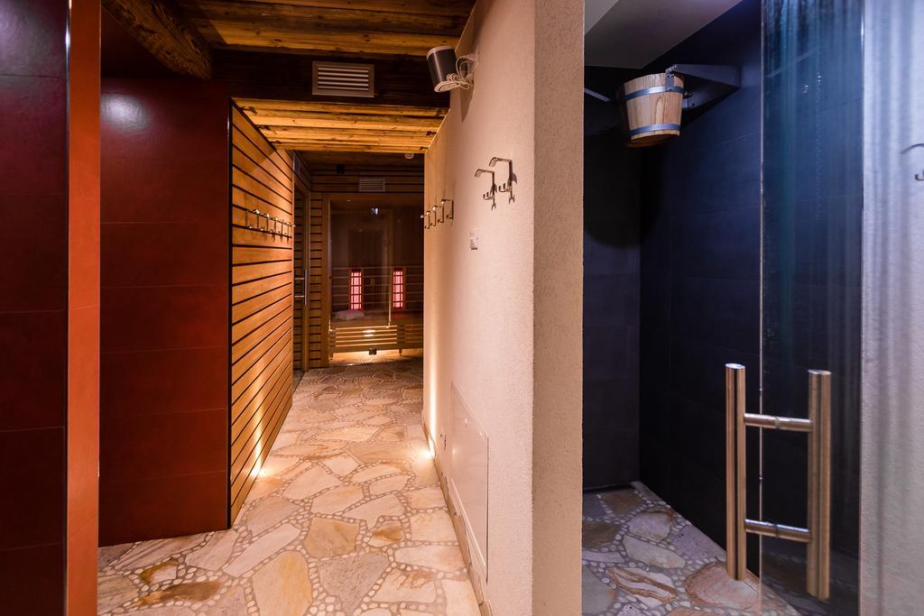 Hotel Collini Pinzolo Esterno foto