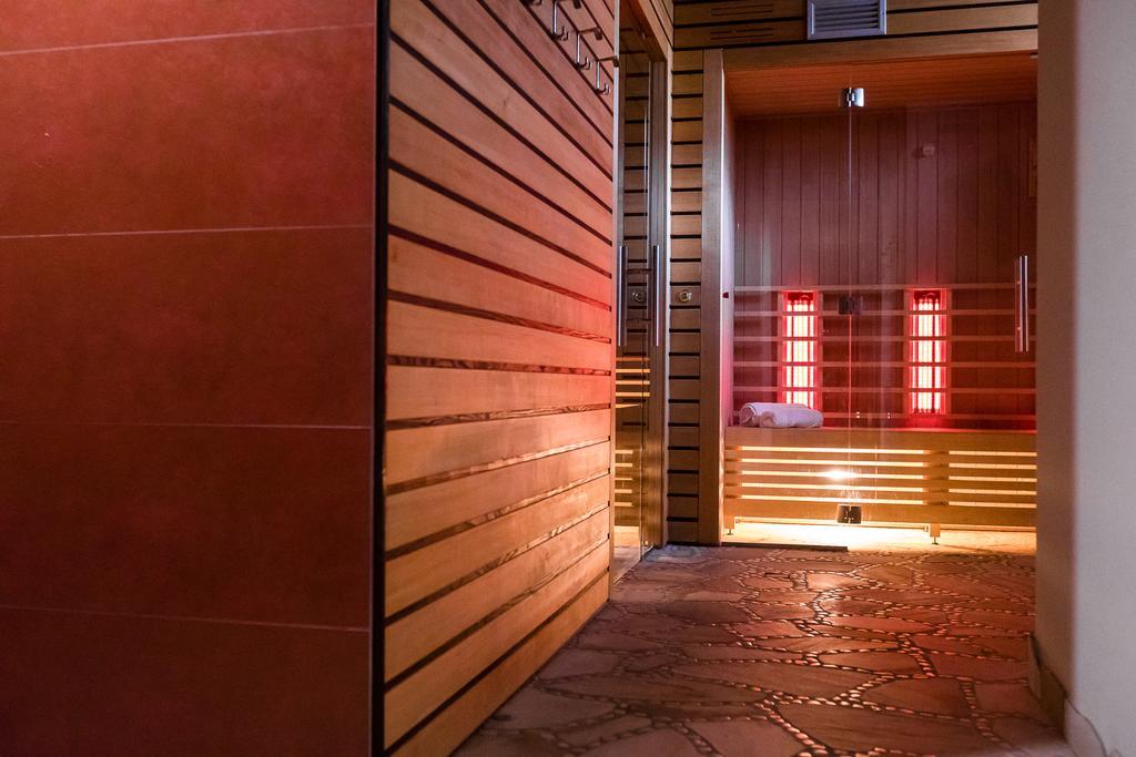 Hotel Collini Pinzolo Esterno foto