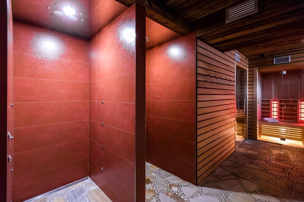 Hotel Collini Pinzolo Esterno foto