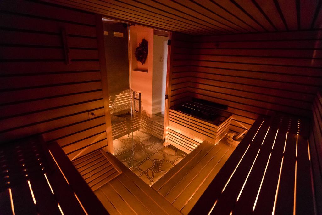 Hotel Collini Pinzolo Esterno foto